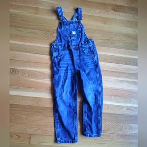 Girl's overalls